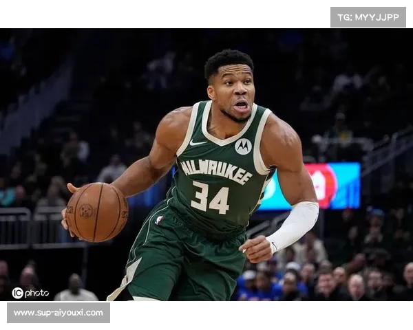 字母哥右小腿拉伤缺席30场 雄鹿季后赛前景蒙上厚重阴影